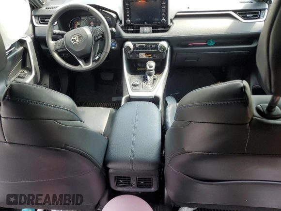 2021 Toyota RAV4 Hybrid XSE with VIN 2T3E6RFV8MW005489, listed as a Copart auction lot 56984825 with 92,632 mi miles and Salvage title. Bid and sale history available at DreamBid. Image 8.