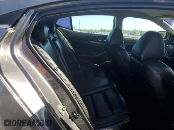 2017 Nissan Maxima SV z VIN 1N4AA6AP0HC378612, wystawiony jako Copart lot #58025695 z przebiegiem 120 495 mil mil oraz Czysty tytuł • Clean title. Historia ofert i sprzedaży dostępna na DreamBid. Obrazek 10.
