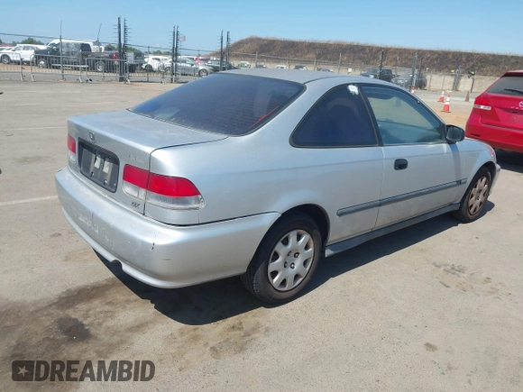 2000 Honda Civic DX z VIN 1HGEJ6221YL019348, wystawiony jako IAAI lot #42430704 z przebiegiem 218 349 mil mil oraz . Historia ofert i sprzedaży dostępna na DreamBid. Obrazek 4.