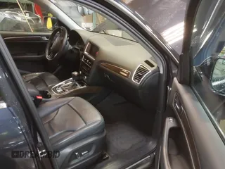 2014 Audi Q5 Premium Plus z VIN WA1CMAFP8EA053049, wystawiony jako IAAI lot #41625310 z przebiegiem 122 678 mil mil oraz . Historia ofert i sprzedaży dostępna na DreamBid. Obrazek 5.