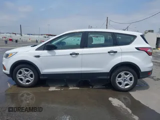2017 Ford Escape S z VIN 1FMCU0F72HUE74070, wystawiony jako IAAI lot #42462043 z przebiegiem 73 682 mil mil oraz . Historia ofert i sprzedaży dostępna na DreamBid. Obrazek 14.