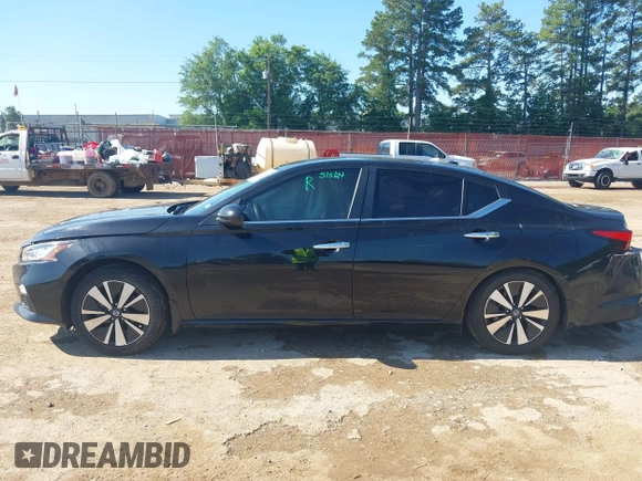 2021 Nissan Altima 2.5 SV with VIN 1N4BL4DV7MN302641, listed as a IAAI auction lot 39405249 with 98,184 mi miles. Bid and sale history available at carsss.com. Image 14.