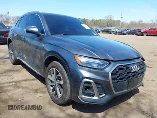 2024 Audi Q5 S line Premium z VIN WA1GAAFY8R2072137, wystawiony jako IAAI lot #41993895 z przebiegiem 28 437 mil mil oraz . Historia ofert i sprzedaży dostępna na DreamBid. Obrazek 1.