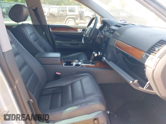 2007 Volkswagen Touareg V6 with VIN WVGZE77L17D001769, listed as a IAAI auction lot 42052393 with Not Provided miles and . Bid and sale history available at DreamBid. Image 5.
