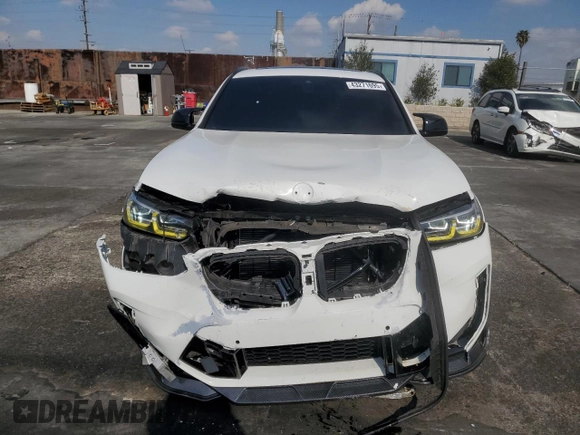 2022 BMW X4 M z VIN 5YM23EC01N9J82231, wystawiony jako Copart lot #43271695 z przebiegiem 20 715 mil mil oraz Szkody całkowita. Historia ofert i sprzedaży dostępna na DreamBid. Obrazek 5.