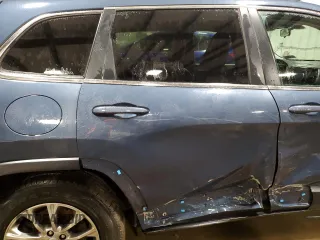 2020 Jeep Cherokee Latitude Plus с VIN 1C4PJMLB2LD613346, выставлен на аукционе Copart как лот 44432645 с пробегом 62 497 миль миль и Списание • Salvage title. История ставок и продаж доступна на DreamBid. Изображение 11.