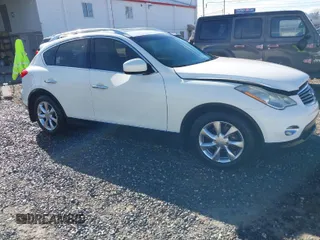 2008 Infiniti EX Journey with VIN JNKAJ09E78M305059, listed as a IAAI auction lot 41537952 with Not Provided miles. Bid and sale history available at carsss.com. Image 1.