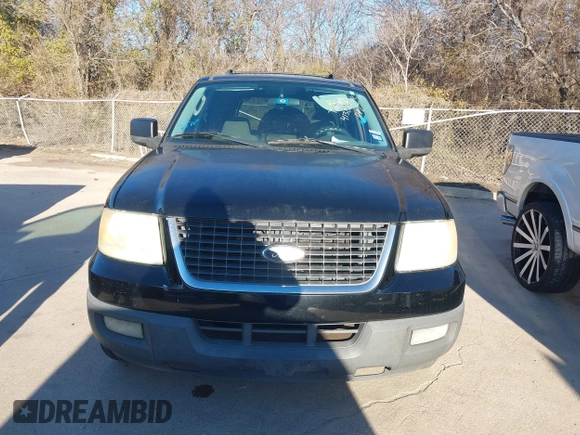 2006 Ford Expedition Special Service with VIN 1FMPU15566LA84616, listed as a IAAI auction lot 41303202 with 372,508 mi miles. Bid and sale history available at carsss.com. Image 6.