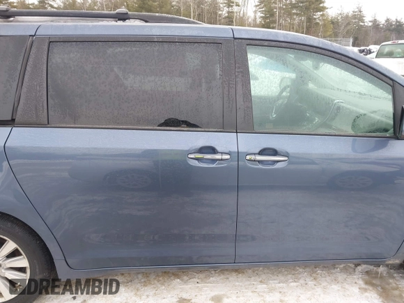 2017 Toyota Sienna XLE с VIN 5TDDZ3DC9HS159153, выставлен на аукционе IAAI как лот 41350390 с пробегом 110 715 миль миль и . История ставок и продаж доступна на DreamBid. Изображение 13.