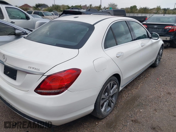 2019 Mercedes-Benz C 300 with VIN 55SWF8DB0KU284459, listed as a IAAI auction lot 40895273 with Not provided miles and . Bid and sale history available at DreamBid. Image 4.