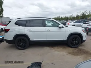 2024 Volkswagen Atlas SE с VIN 1V2WR2CA2RC560161, выставлен на аукционе IAAI как лот 42047000 с пробегом 16 063 миль миль и . История ставок и продаж доступна на DreamBid. Изображение 13.