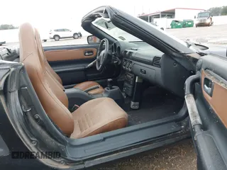 2001 Toyota MR2 z VIN JTDFR320610038610, wystawiony jako IAAI lot #40795637 z przebiegiem 70 516 mil mil oraz . Historia ofert i sprzedaży dostępna na DreamBid. Obrazek 5.