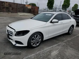 2018 Mercedes-Benz C 300 z VIN 55SWF4JB6JU275731, wystawiony jako Copart lot #55496575 z przebiegiem 51 107 mil mil oraz Szkoda całkowita • Salvage title. Historia ofert i sprzedaży dostępna na DreamBid. Obrazek 1.