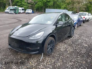 2024 Tesla Model Y Long Range z VIN 7SAYGDEE5RF130335, wystawiony jako IAAI lot #42250979 z przebiegiem 20 300 mil mil oraz . Historia ofert i sprzedaży dostępna na DreamBid. Obrazek 19.