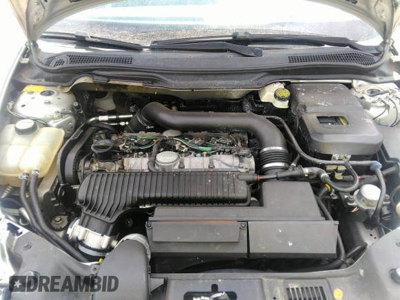 2011 Volvo C30 with VIN YV1672MKXB2197371, listed as a IAAI auction lot 42098912 with 181,787 mi miles. Bid and sale history available at carsss.com. Image 10.
