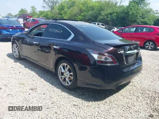 2013 Nissan Maxima S z VIN 1N4AA5AP5DC803696, wystawiony jako IAAI lot #42389667 z przebiegiem 178 695 mil mil oraz . Historia ofert i sprzedaży dostępna na DreamBid. Obrazek 3.