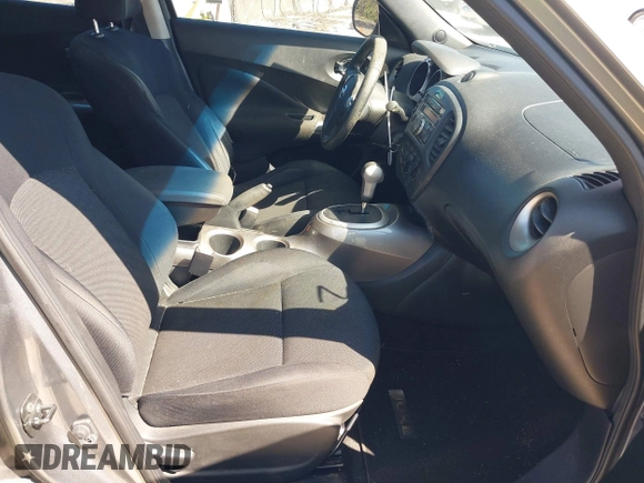 2014 Nissan Juke S with VIN JN8AF5MRXET353882, listed as a IAAI auction lot 42041965 with 239,606 mi miles. Bid and sale history available at carsss.com. Image 5.