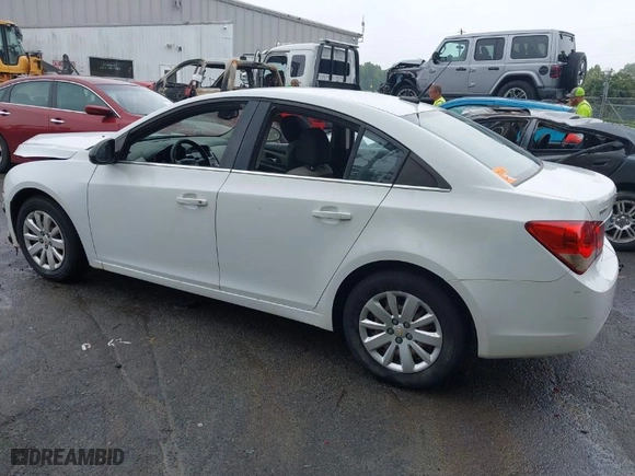 2011 Chevrolet Cruze LS with VIN 1G1PD5SH1B7211620, listed as a IAAI auction lot 40309962 with 248,815 mi miles. Bid and sale history available at carsss.com. Image 3.