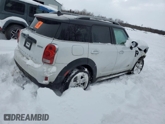 2020 MINI Countryman Cooper with VIN WMZYW5C07L3L53560, listed as a Copart auction lot 44199785 with Not provided miles and Clean title. Bid and sale history available at DreamBid. Image 3.
