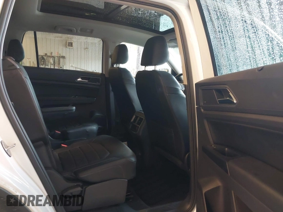 2018 Volkswagen Atlas SEL Premium with VIN 1V2NR2CA3JC594822, listed as a IAAI auction lot 42368854 with 60,688 mi miles and . Bid and sale history available at DreamBid. Image 8.