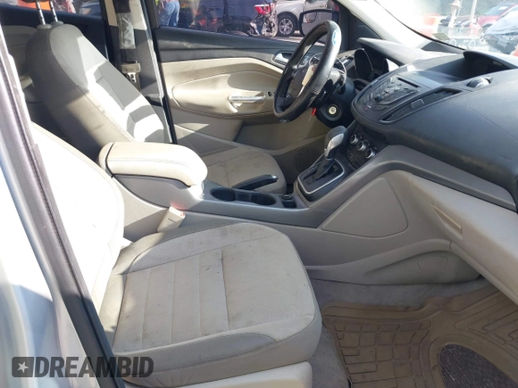 2013 Ford Escape SE z VIN 1FMCU0GX5DUC72347, wystawiony jako IAAI lot #42370050 z przebiegiem 167 212 mil mil oraz . Historia ofert i sprzedaży dostępna na DreamBid. Obrazek 5.
