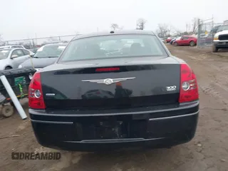 2010 Chrysler 300 Touring with VIN 2C3CK5CV5AH169539, listed as a IAAI auction lot 41560909 with 152,956 mi miles. Bid and sale history available at carsss.com. Image 16.