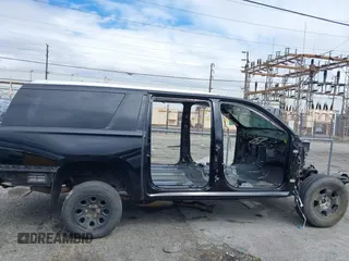 2015 Cadillac Escalade ESV Premium z VIN 1GYS4JKJ4FR221771, wystawiony jako IAAI lot #41752472 z przebiegiem Nie podano mil oraz . Historia ofert i sprzedaży dostępna na DreamBid. Obrazek 19.