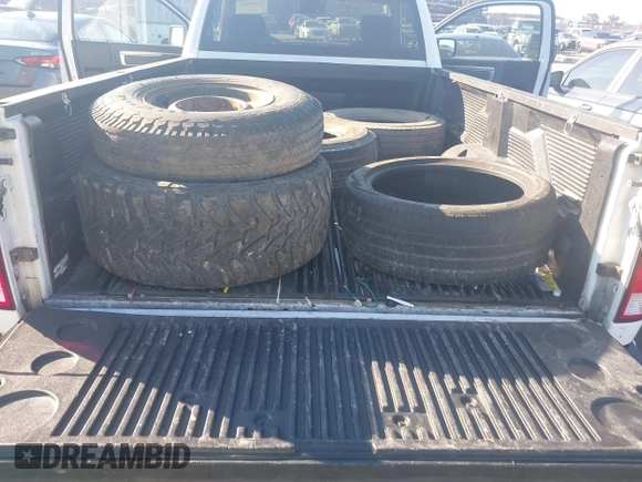 2019 Ram 1500 Classic Tradesman with VIN 3C6JR6DT7KG561514, listed as a IAAI auction lot 41556666 with 163,687 mi miles. Bid and sale history available at carsss.com. Image 8.