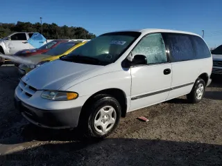 1997 Dodge Caravan with VIN 2B4FP25B9VR227483, listed as a Copart auction lot 81305754 with 132,147 mi miles and Non Repairable. Bid and sale history available at carsss.com. Image 1.