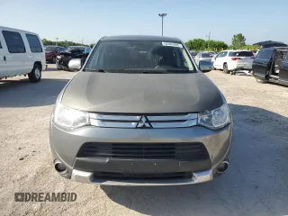 2015 Mitsubishi Outlander SE с VIN JA4AD3A35FZ006331, выставлен на аукционе Copart как лот 62083985 с пробегом 179 497 миль миль и Чистый • Clean title. История ставок и продаж доступна на DreamBid. Изображение 5.