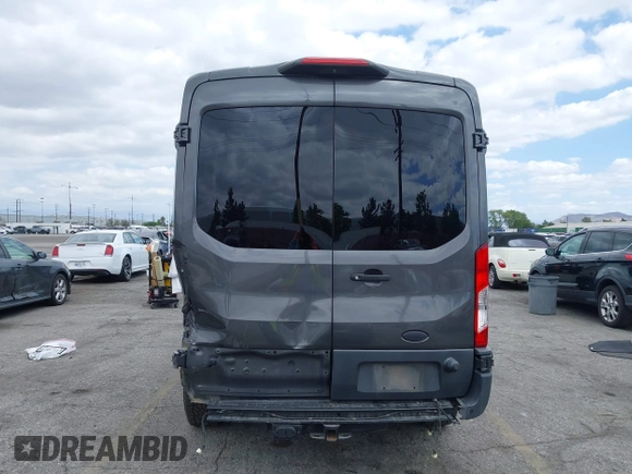 2018 Ford Transit XL z VIN 1FBZX2CG0JKA09945, wystawiony jako IAAI lot #42260073 z przebiegiem 60 838 mil mil oraz . Historia ofert i sprzedaży dostępna na DreamBid. Obrazek 17.