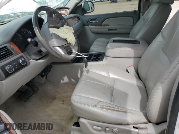2007 GMC Yukon XL SLT z VIN 1GKFK16327J355384, wystawiony jako Copart lot #52161335 z przebiegiem 127 368 mil mil oraz Szkoda całkowita • Salvage title. Historia ofert i sprzedaży dostępna na DreamBid. Obrazek 7.