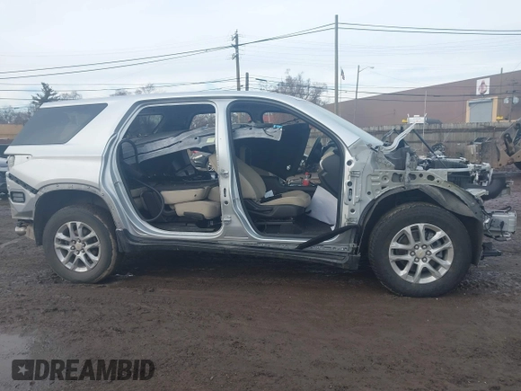 2022 Chevrolet Traverse LS with VIN 1GNERLKW4NJ108225, listed as a IAAI auction lot 41474728 with Not Provided miles. Bid and sale history available at carsss.com. Image 13.