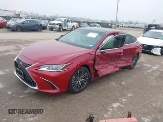 2024 Lexus ES with VIN 58ADZ1B12RU163133, listed as a IAAI auction lot 41501504 with 11,080 mi miles. Bid and sale history available at carsss.com. Image 17.