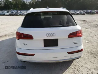 2018 Audi Q5 Premium with VIN WA1ANAFY4J2017764, listed as a Copart auction lot 69925572 with 67,518 mi miles. Bid and sale history available at carsss.com. Image 6.