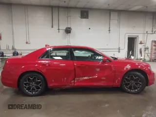 2016 Chrysler 300 S z VIN 2C3CCAGG7GH157256, wystawiony jako IAAI lot #41195851 z przebiegiem 81 172 mil mil oraz . Historia ofert i sprzedaży dostępna na DreamBid. Obrazek 14.