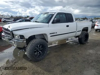 1999 Dodge 2500 with VIN 1B7KF23Z0XJ575779, listed as a Copart auction lot 49535585 with 185,237 mi miles and Clean title. Bid and sale history available at DreamBid. Image 1.
