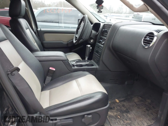 2007 Ford Explorer Sport Trac Limited z VIN 1FMEU53897UA04510, wystawiony jako IAAI lot #40903321 z przebiegiem 172 258 mil mil oraz . Historia ofert i sprzedaży dostępna na DreamBid. Obrazek 5.