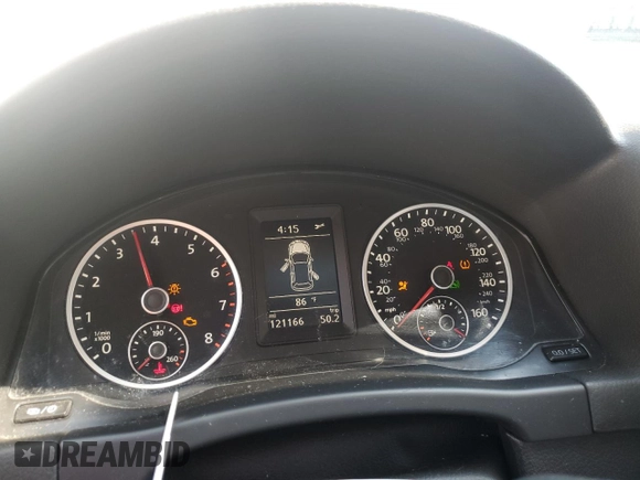 2015 Volkswagen Tiguan SEL with VIN WVGAV7AX3FW514081, listed as a Copart auction lot 59206245 with 121,166 mi miles and Salvage title. Bid and sale history available at DreamBid. Image 9.