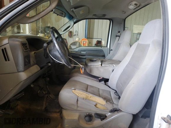 2004 Ford F-250 XL с VIN 1FTNF21L94EC06130, выставлен на аукционе Copart как лот 46876595 с пробегом 291 066 миль миль и На запчасти • Non repairable. История ставок и продаж доступна на DreamBid. Изображение 7.