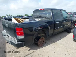 2008 GMC Sierra Denali z VIN 2GTEK638X81334086, wystawiony jako IAAI lot #42531560 z przebiegiem 248 592 mil mil oraz . Historia ofert i sprzedaży dostępna na DreamBid. Obrazek 4.