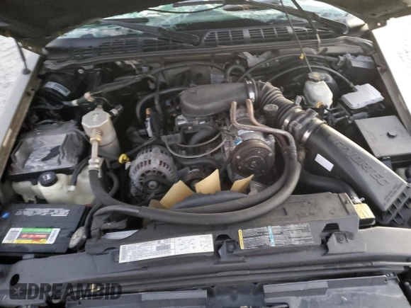 2002 GMC Sonoma SL Fleet with VIN 1GTCS19W528243358, listed as a Copart auction lot 88066065 with Not Provided miles and Salvage Title. Bid and sale history available at carsss.com. Image 11.