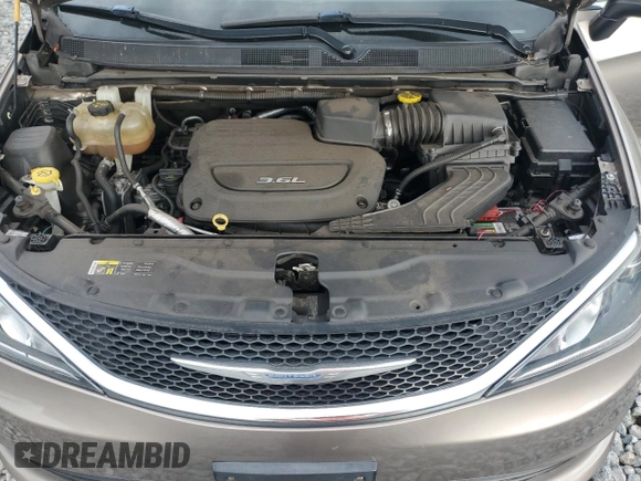 2017 Chrysler Pacifica Touring with VIN 2C4RC1DG7HR747382, listed as a Copart auction lot 61635915 with 188,495 mi miles and Salvage title. Bid and sale history available at DreamBid. Image 12.