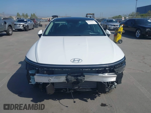 2024 Hyundai Sonata SEL z VIN KMHL14JA6RA426688, wystawiony jako IAAI lot #42290797 z przebiegiem 430 mil mil oraz . Historia ofert i sprzedaży dostępna na DreamBid. Obrazek 13.