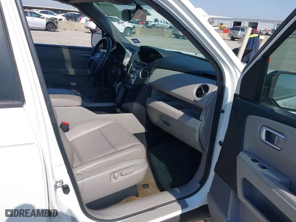 2013 Honda Pilot EX-L with VIN 5FNYF3H55DB037426, listed as a IAAI auction lot 40595131 with 173,371 mi miles. Bid and sale history available at carsss.com. Image 5.