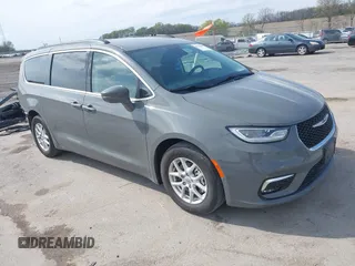 2022 Chrysler Pacifica Touring L z VIN 2C4RC1BG1NR150162, wystawiony jako IAAI lot #42125636 z przebiegiem 41 986 mil mil oraz . Historia ofert i sprzedaży dostępna na DreamBid. Obrazek 1.