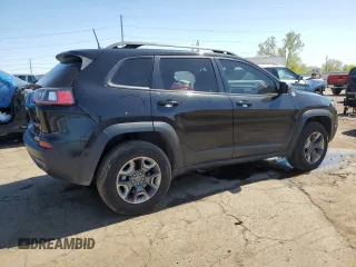 2019 Jeep Cherokee Trailhawk с VIN 1C4PJMBX8KD363445, выставлен на аукционе Copart как лот 56057015 с пробегом 86 188 миль миль и Чистый • Clean title. История ставок и продаж доступна на DreamBid. Изображение 3.