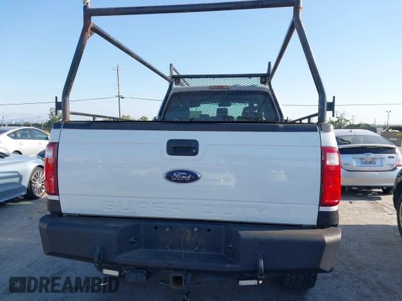 2014 Ford F-350 z VIN 1FT7X3BT4EEA59761, wystawiony jako IAAI lot #42415018 z przebiegiem 104 591 mil mil oraz . Historia ofert i sprzedaży dostępna na DreamBid. Obrazek 16.