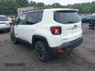 2023 Jeep Renegade Trailhawk z VIN ZACNJDC17PPP43612, wystawiony jako IAAI lot #42486733 z przebiegiem 17 658 mil mil oraz . Historia ofert i sprzedaży dostępna na DreamBid. Obrazek 3.