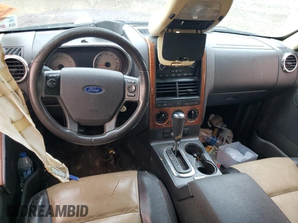 2010 Ford Explorer Eddie Bauer z VIN 1FMEU6EE7AUA94028, wystawiony jako Copart lot #53804195 z przebiegiem 117 171 mil mil oraz Szkody całkowita. Historia ofert i sprzedaży dostępna na DreamBid. Obrazek 8.